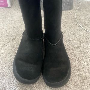Size 9 UGGS. Worn a handful of times.